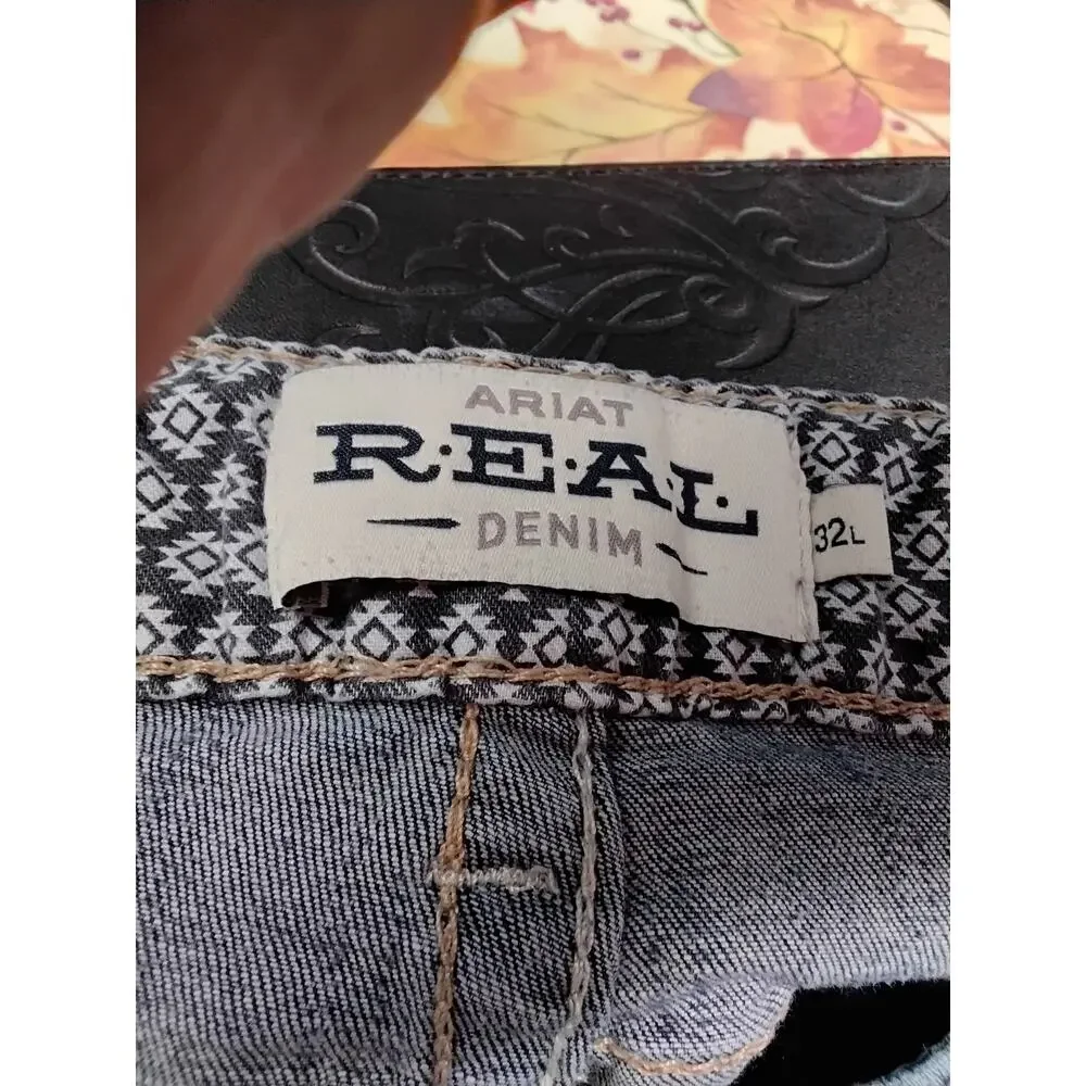 Ariat Ladies Jeans Size 32L 5 pocket style Boot cut legs AR1119
